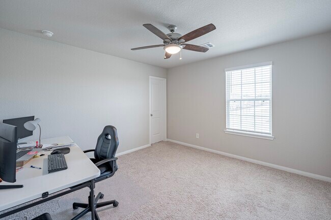 Building Photo - 4923 Blue Jacaranda Wy