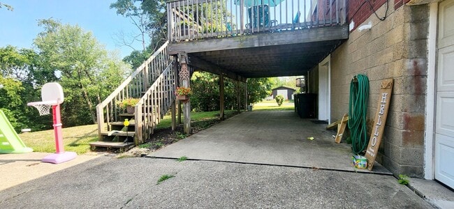 Building Photo - 3 Bed 2 Bath in Robinson, PA