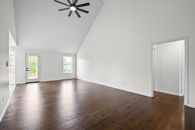 Building Photo - 270 Harold Dr