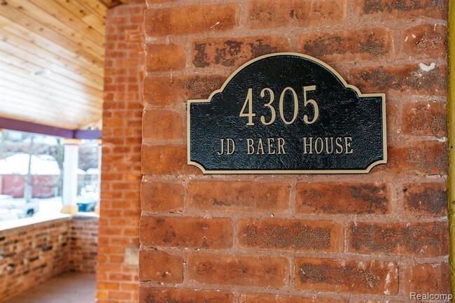 Building Photo - 4305 Trumbull Ave