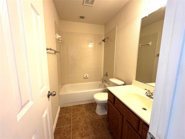 Building Photo - 2619 Cove Dr