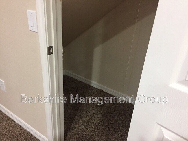 Building Photo - 5041 Chipotle Ln