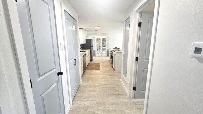 Building Photo - 1210 Maryknoll Rd