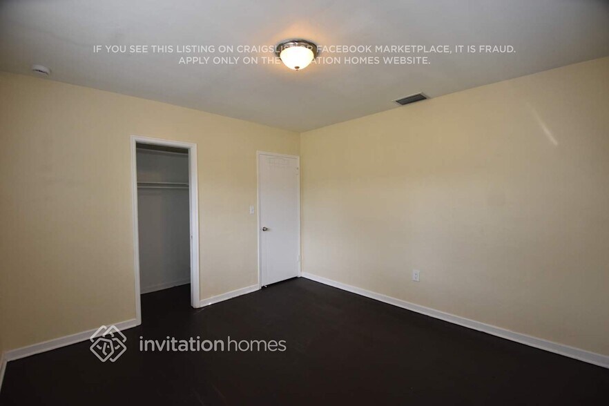 Building Photo - 245 NW 124th St