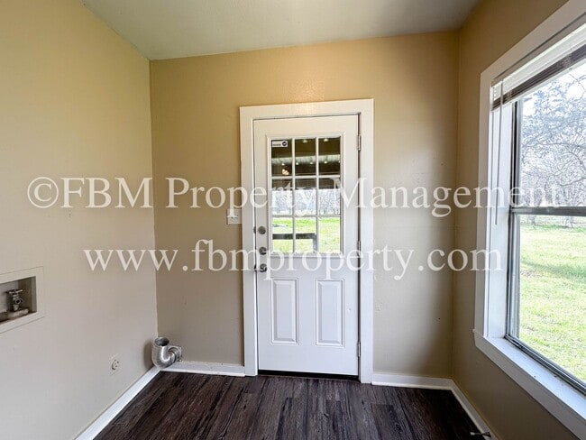 Building Photo - 3701 Emhouse Rd