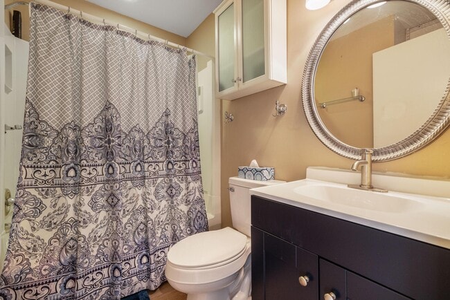 Building Photo - 115 Beechnut St