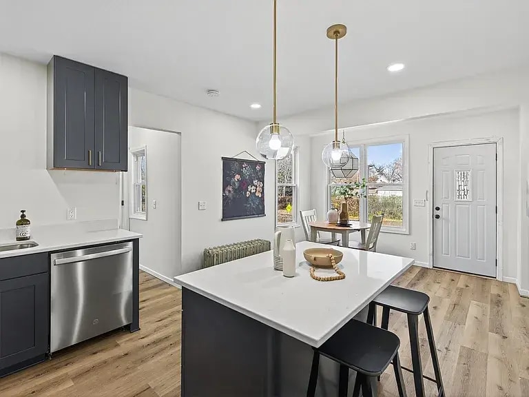 Building Photo - 1730 5th St NE