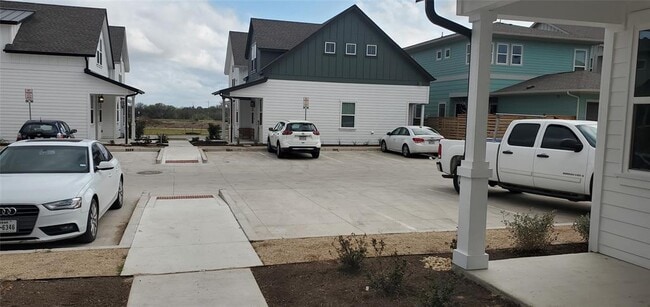 Building Photo - 3115 Chennault St