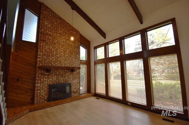 Building Photo - 7344 Modoc St