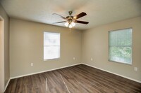 Building Photo - ** 3Bed 2 Bath located in Prattville **Cal...