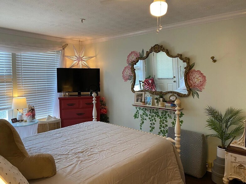 View of main bedroom from door - 1483 Keys Crossing Dr NE