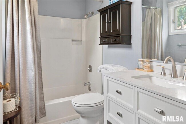 Building Photo - 2008 Jeanette Ln