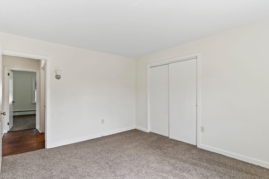 Building Photo - 20 Laurel St