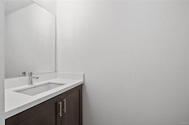 Building Photo - 29 Prominence