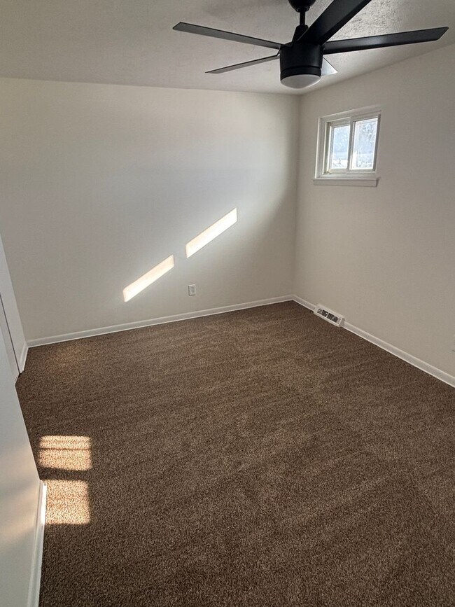 Building Photo - 4 Bed / 2 Bath – Fully Rehabbed Home with 2.5-Car Garage & Large Yard!