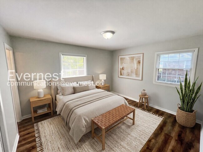 Building Photo - 4 Bed, 2.5 Bath Home with Fenced Yard / Pet-Friendly / Coming Soon!