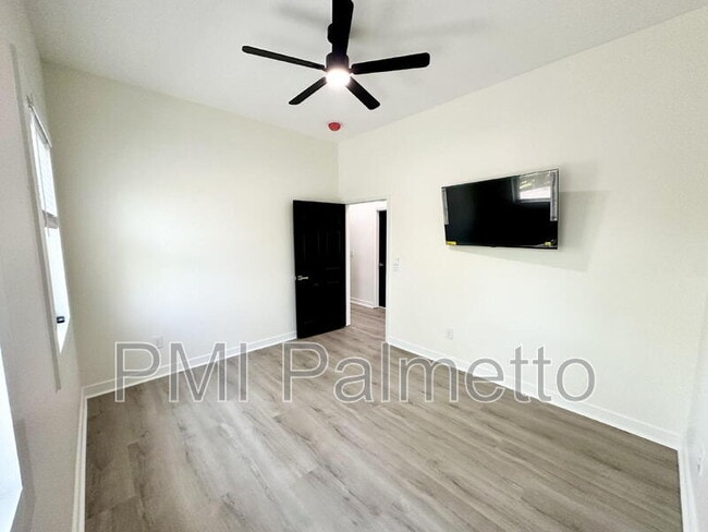 Building Photo - 1121 Zeigler St