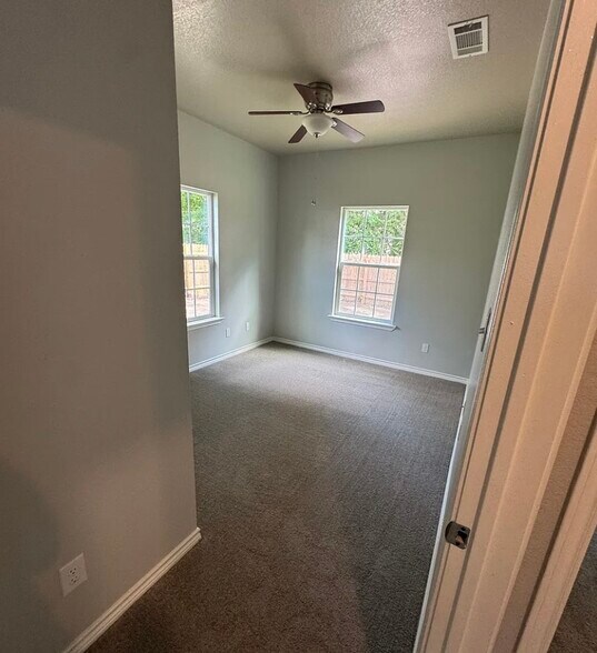 Bedroom 2 - 315 W Elm Ave