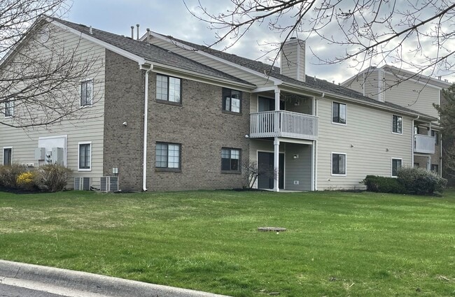 Building Photo - 6775 Meadow Creek Dr