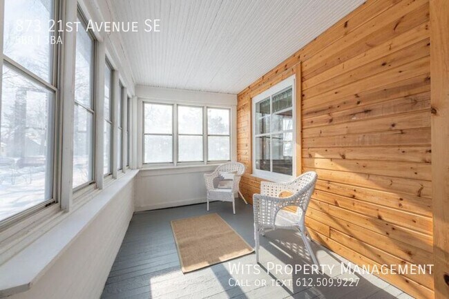 Building Photo - 873 21st Ave SE