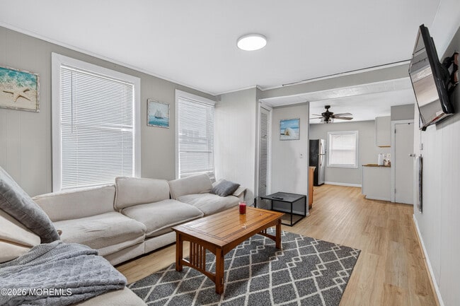 Building Photo - 191 3rd Ave