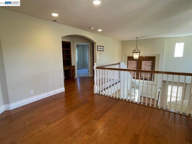 Building Photo - 9332 Mediar Dr