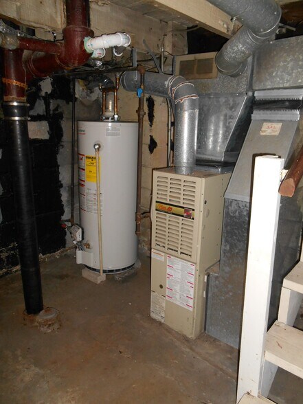 Building Photo - 9345 Charest St