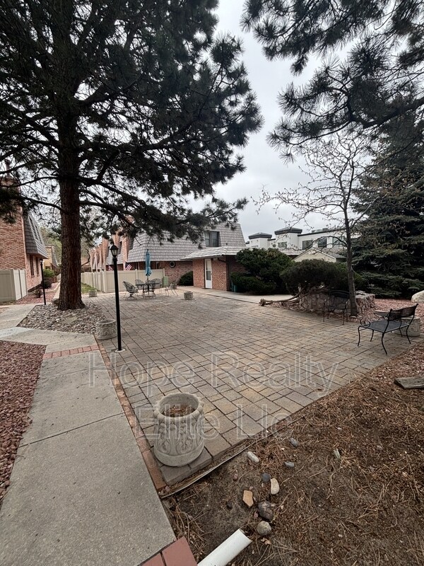 Building Photo - 2079 Sussex Ln