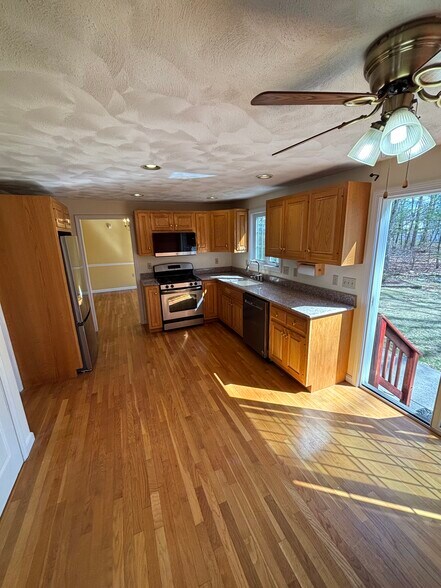 Building Photo - 30 Alfred St