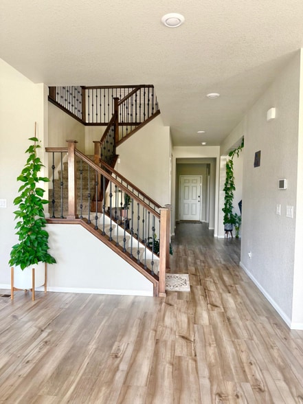 Building Photo - 18284 Grosbeak Pl