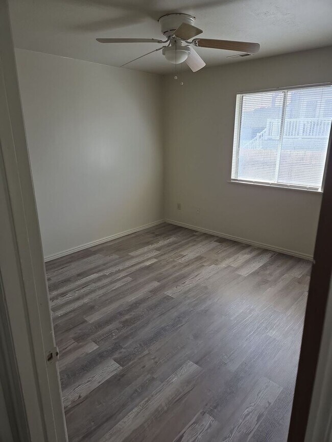 Building Photo - 769 W 640 S