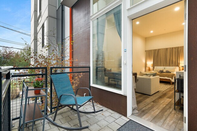 Building Photo - 3615 2nd Ave NW