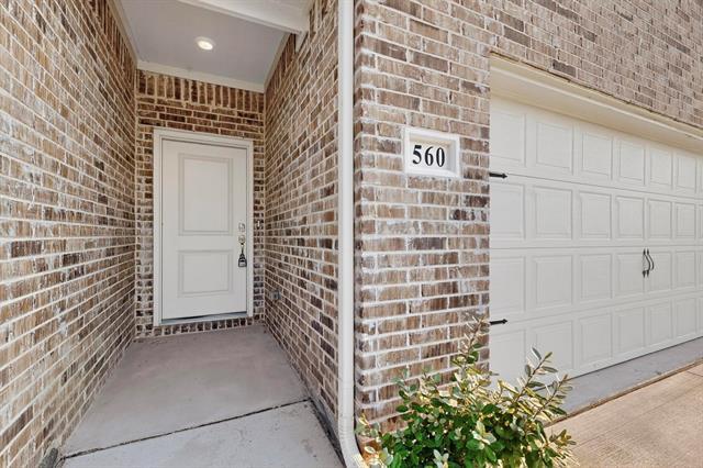 Building Photo - 560 Oak Crk Dr