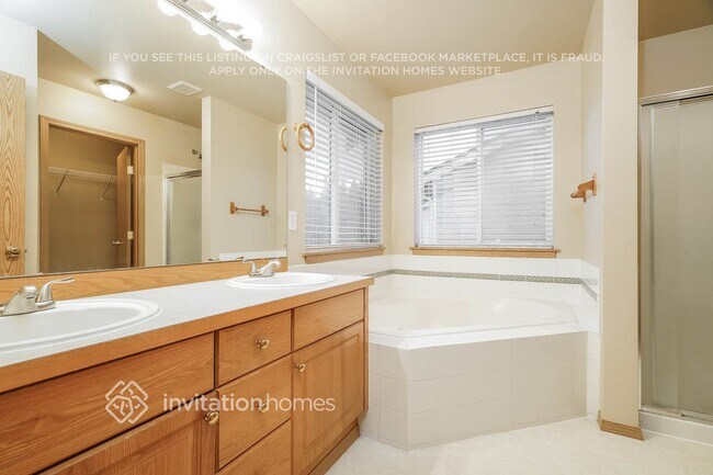 Building Photo - 10904 185th Ave E