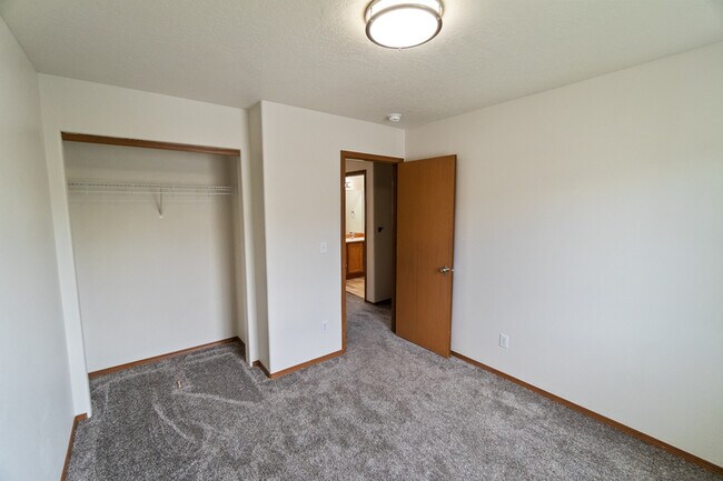 Building Photo - 1407 E Gilbert Ave
