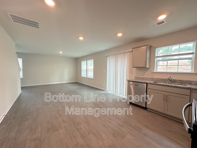 Building Photo - 2129 Allium Dr