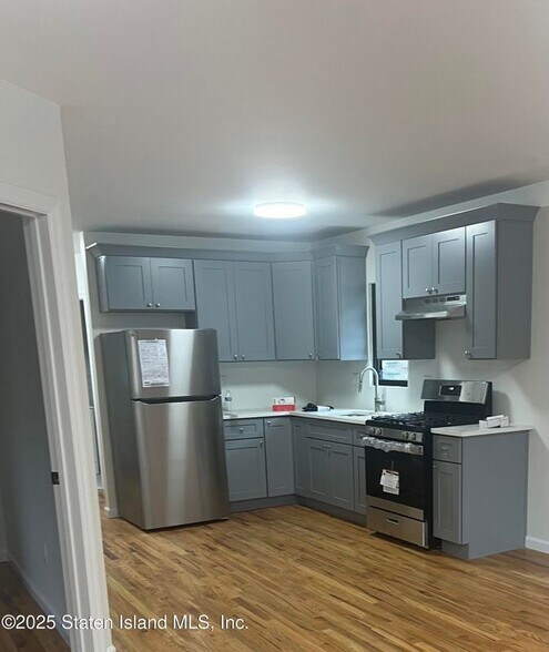 Building Photo - 46 Laurel Ave