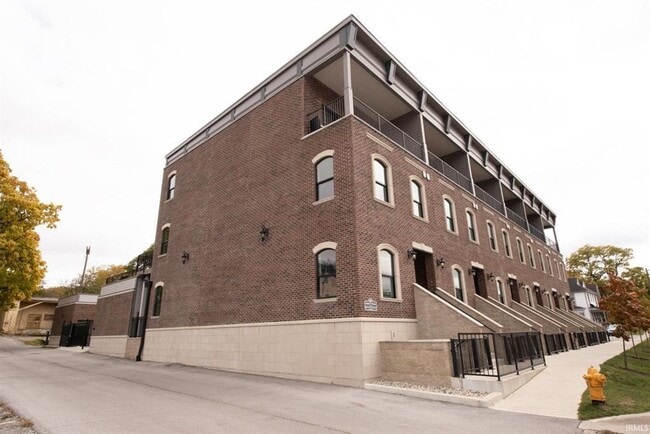 Building Photo - Brownstone Condominiums