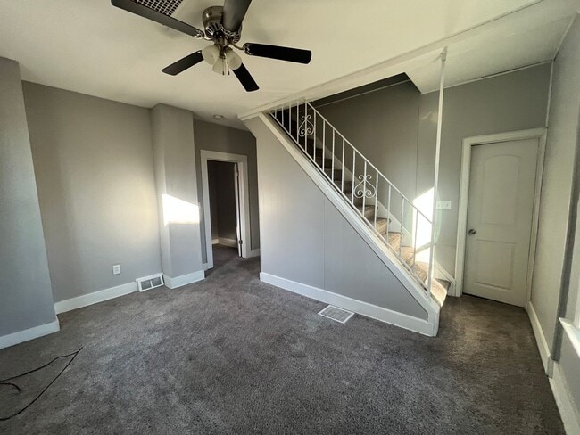 Building Photo - 3 bedroom remodeled home in Davenport near...