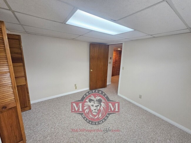 Building Photo - 5 Bd 3 Bath Home Cottonwood Heights
