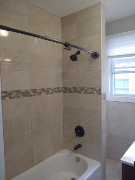 Bathroom - 747 Adams Ave