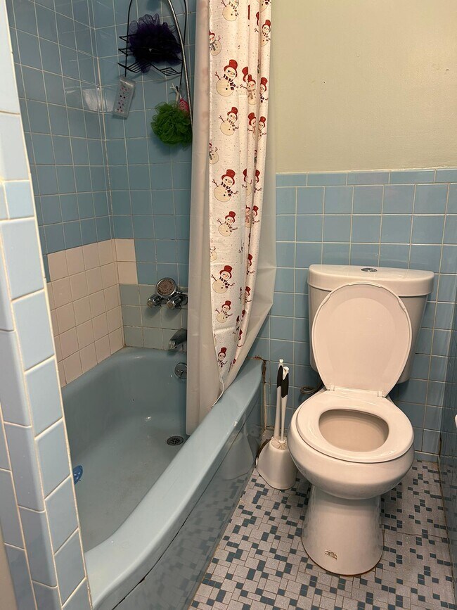 Building Photo - 156 Chestnut St