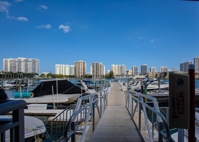 Building Photo - 18021 Biscayne Blvd