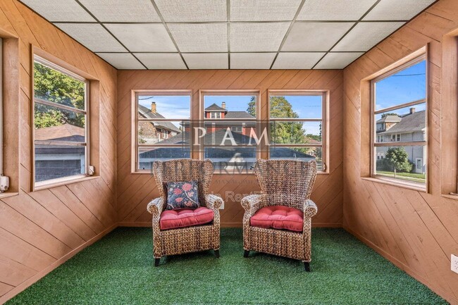 Building Photo - 2400 N 56th St