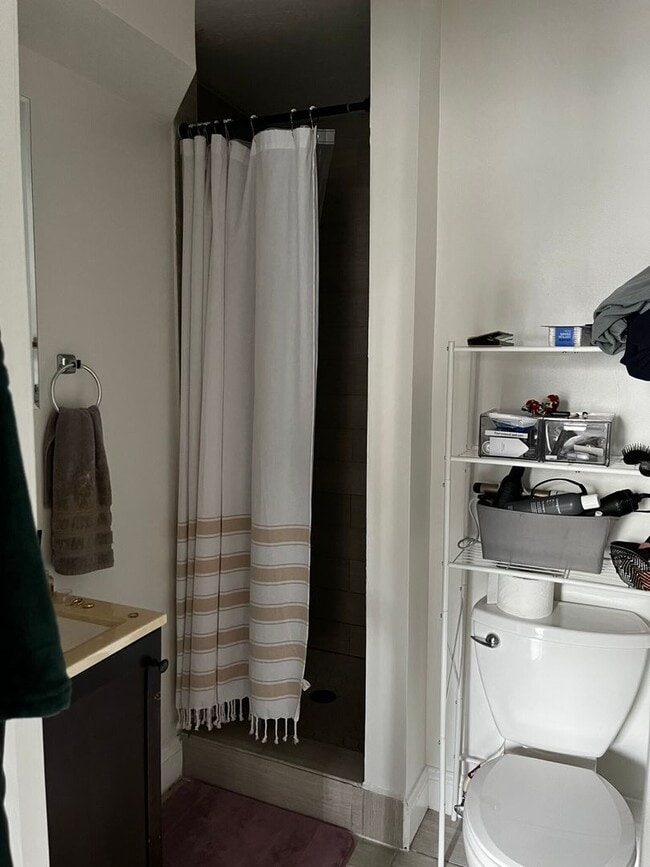 Building Photo - Rare 3 bed 2 bath in the North End... DON'T MISS OUT!!!