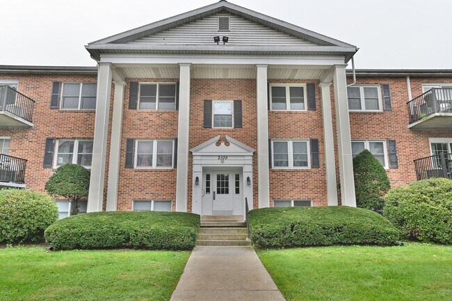 Primary Photo - 2109 Cedar Run Dr
