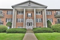 Building Photo - 2109 Cedar Run Dr