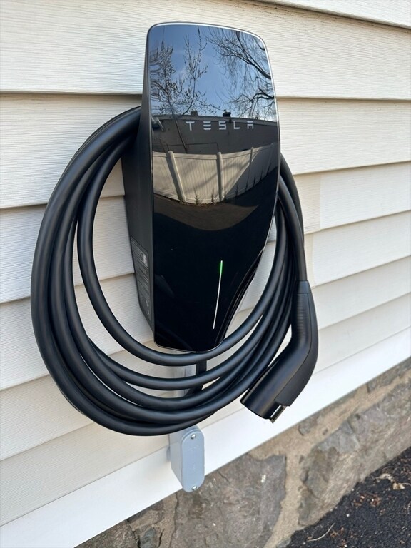 Building Photo - 52 Garfield Ave