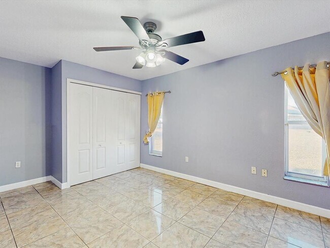 Building Photo - 978 Alsace Dr