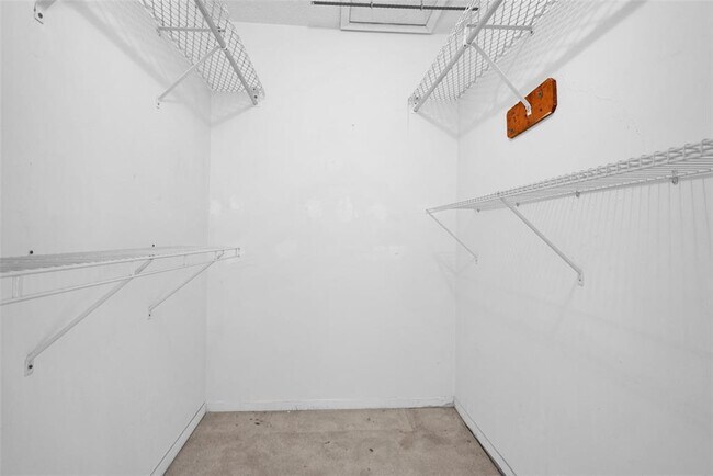 Building Photo - 4850 SW 63rd Terrace